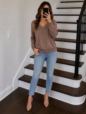 NWOT T Tahari V-Neck Linen Blend Lightweight Sweater